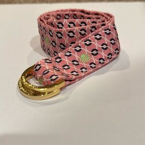 VINEYARD VINES Pink Silk D-Ring Belt Women’s Size Small
Excellent Condition